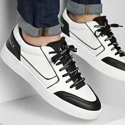 Sortie 🔥 Baskets XUX135 XV561 Black Off White de Armani Exchange ✔️
