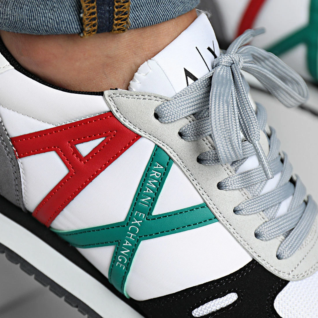 Budget 🔔 Baskets XUX017 XCC68 Optical White Multicolor de Armani Exchange 🌟 – Image 2