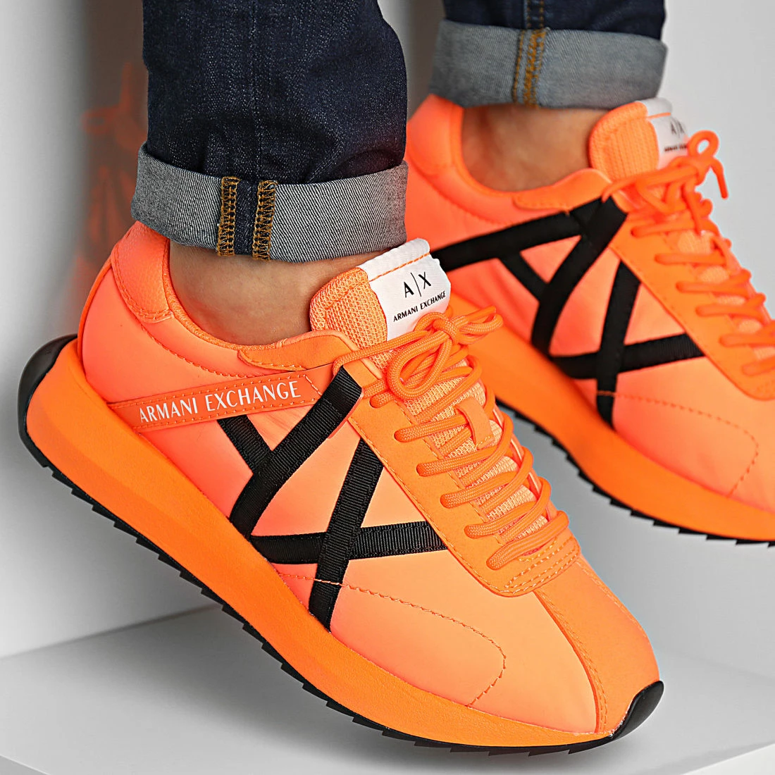 Meilleure affaire ⌛ Baskets XUX150 XV608 Orange Black de Armani Exchange 👍