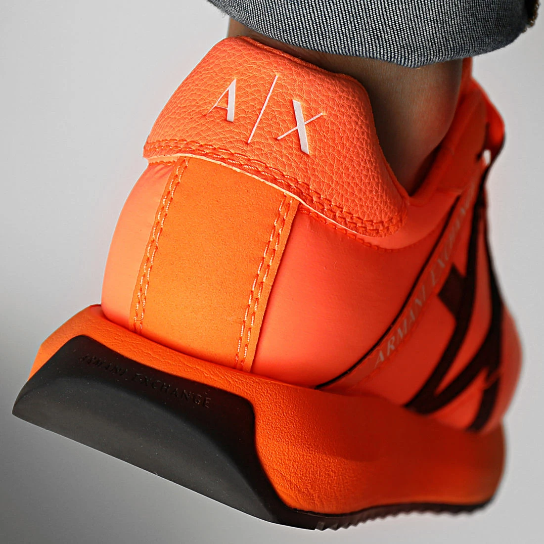 Meilleure affaire ⌛ Baskets XUX150 XV608 Orange Black de Armani Exchange 👍 – Image 4
